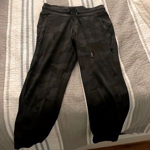 Black Camo Lululemon Ready To Rulu Joggers Size 2